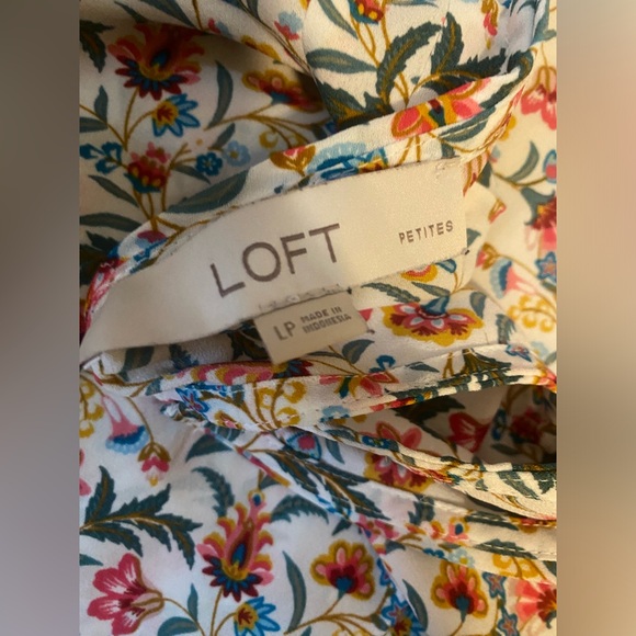 Multi-Color Floral Loft Top - Picture 3 of 6